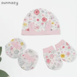 Sunnozy hat/mittens/booties set